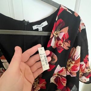 New with tags size extra large dress Madewell black with red flowers